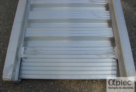  Longitud 4.500 mm - Altura de carga máxima 1.350 mm